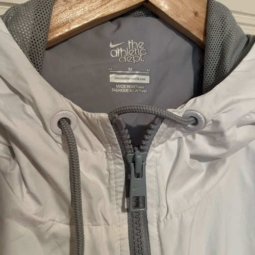 Nike women's windbreaker size M like new, white