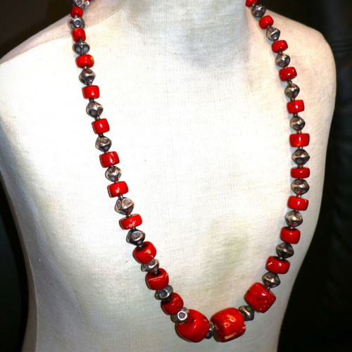 Long necklace with genuine red coral and sterling silver 925 new