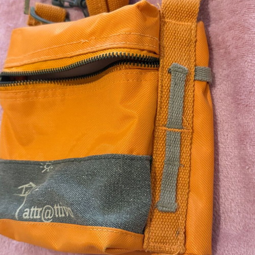 Attrattivo crossbody bag like new, orange and gray
