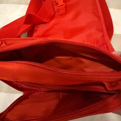 Pucca Funny Lovestory crossbody bag red like new