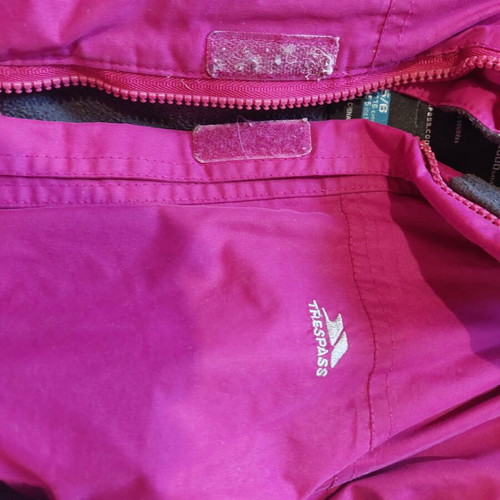 Trespass jacket for girl 6-7 years like new, windproof and insulated