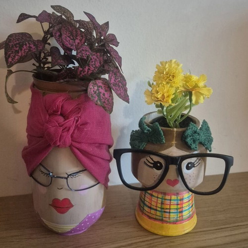 Handmade decorative vases like new, pack or single pieces