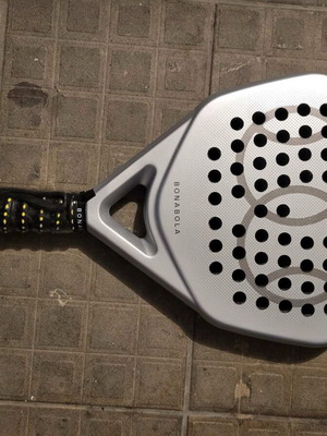 Padel racket Bonabola 313gr like new, low balance, made in Spain