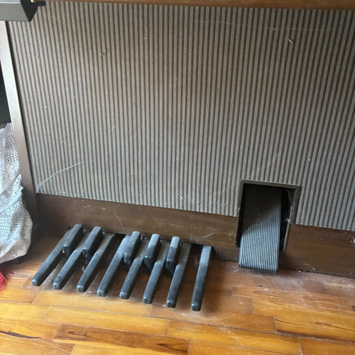 Piano used, very good condition and works well