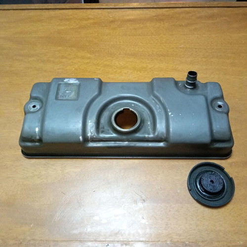 Engine head cover used for Peugeot 106 and Citroen Saxo