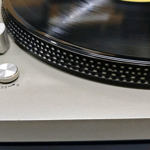 Sony PS 3300 Direct Drive turntable used with cracked lid