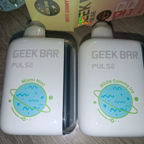 Geek Bar Pulse Vape new, White Gummy Ice & Miami Mint flavors