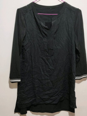 Vintage women's blouse L black with V cut like new