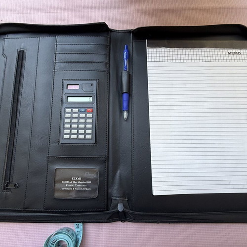 Professional A4 Folder with Zipper and Solar Calculator