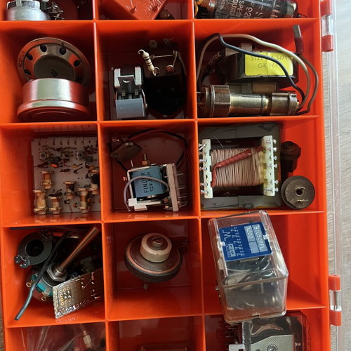 Electronic components collection used, 5 sorting boxes