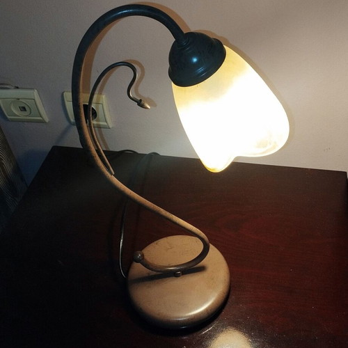 Table lamp with opaline glass like new