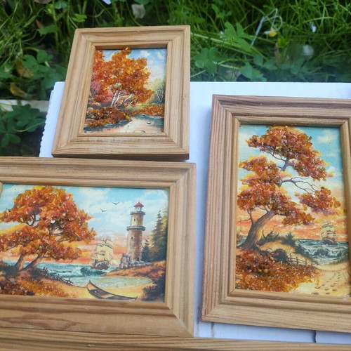 Amber frames like new with embossed amber parts