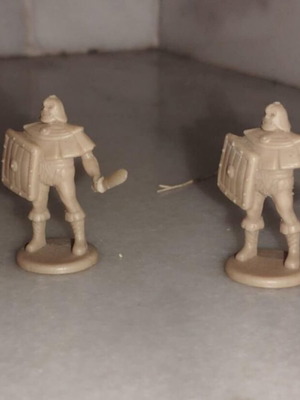 Castles and Siege Weapons 2 Barbarian Figures like new pack