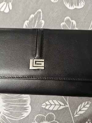 Guy Laroche wallet new, large, black, spacious