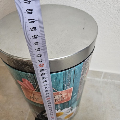 Metal pedal bin like new, 25 liters