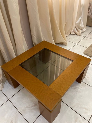 Square coffee table used from Silvestridis
