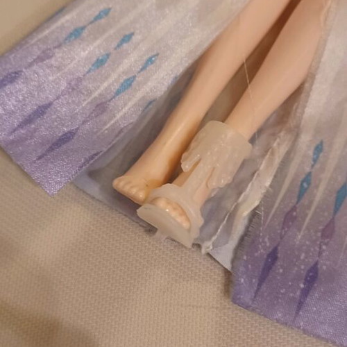 Disney Frozen 1 Elsa Princess doll used, missing one shoe