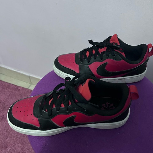 Nike Dunk Low kids sneakers size 39 like new, leather red and black