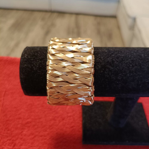 Women's bracelet gold color with braided pattern, new