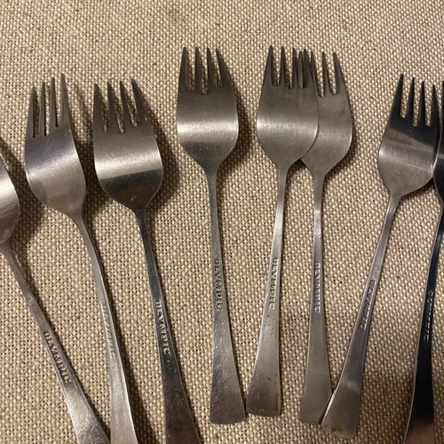 Olympic Airways Collectible Cutlery Set like new, 19 pieces