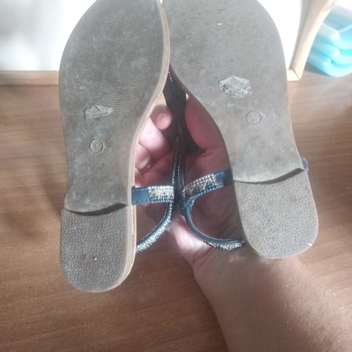 Sandals size 32 for girl used with shiny blue designs
