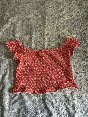Arena top with smile on sleeves, like new, size L, white and red