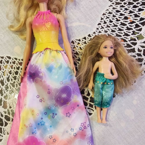 Barbie dolls like new, set of two