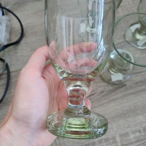 Set of 4 Stemmed Glasses made of Thick Glass like new