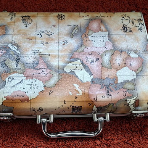 Make up case like new with full makeup set