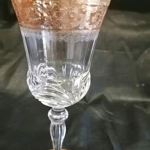 Italian crystal glasses like new, 16 pieces with embossed designs