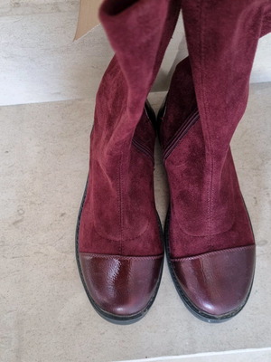 Burgundy boots for girls like new, size 34