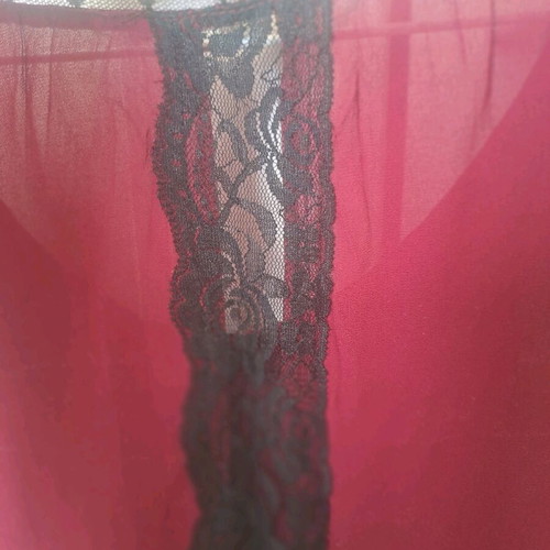 Badila Sleeveless Loose Burgundy Top With Black Lace Like New, One Size