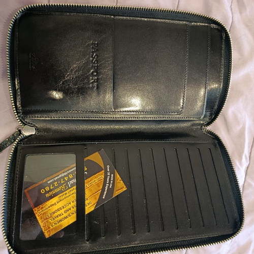 Leather wallet like new, black