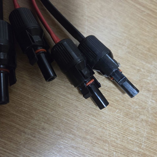 Solar Cable Extension Set 6 mm² Red and Black with Dual-Sided Mounting