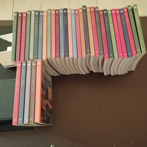 Art library daily painters 35 volumes used, complete set