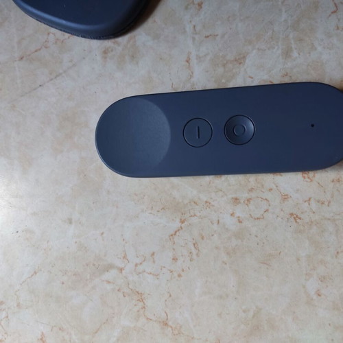 Google Daydream View VR headset with original controller