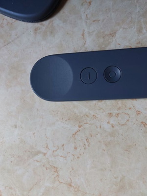 Google Daydream View VR headset with original controller