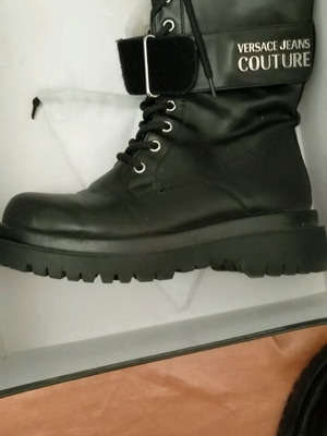 Μποτάκια Versace μαύρα καινούργια με κορδόνια