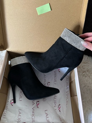 Black ankle boots with pointed toe and ankle strass used, size 37
