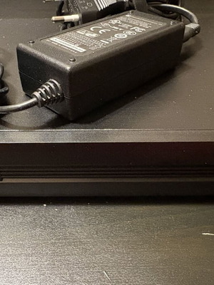 Dahua DH-XVR1B04-I DVR 4-channel with Toshiba 1TB HDD and power supply like new