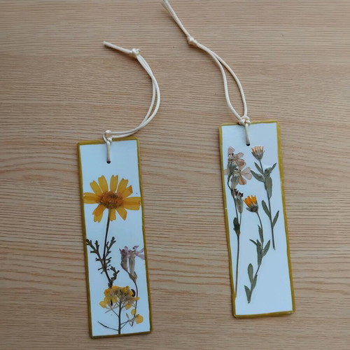 Handmade bookmarks with dried flowers new