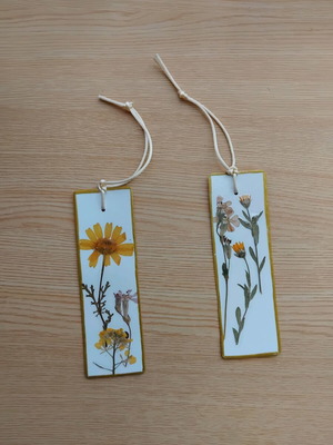 Handmade bookmarks with dried flowers new