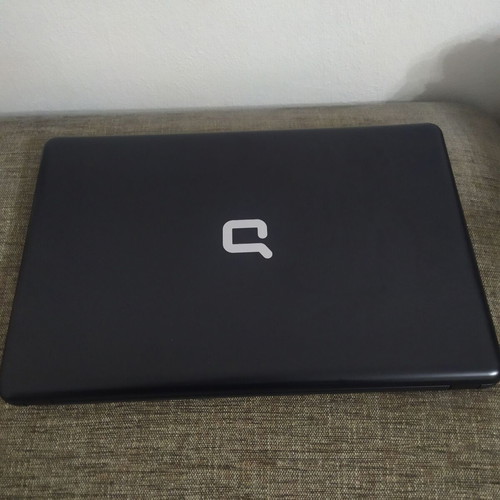 HP Presario CQ57 laptop like new with charger and case