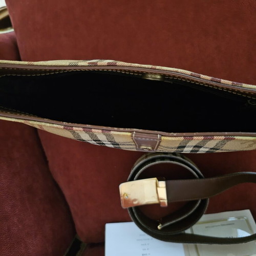 Burberry shoulder bag like new with Nova Check pattern and leather details