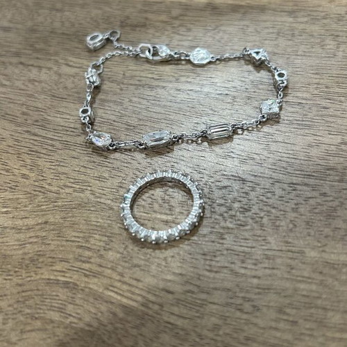 Swarovski jewelry set with bracelet and Matrix Baguette Cut ring like new, silver