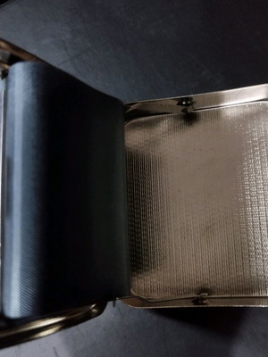 Rolling cigarette case like new