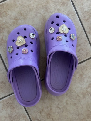 Slippers No Name Shoes size 38 like new, purple with decorations