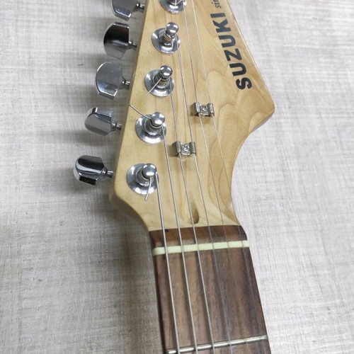 Suzuki electric guitar used with case, brown-white