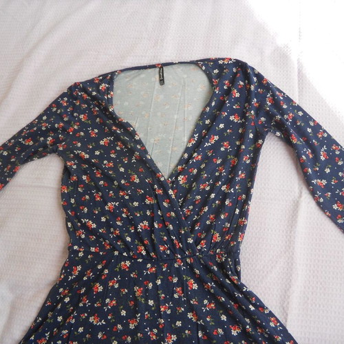 Stradivarius women's dress blue floral medium like new