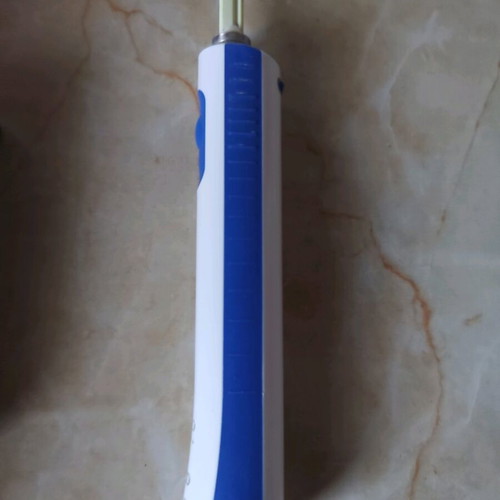 Oral-B Braun Professional Care electric toothbrush used with charger